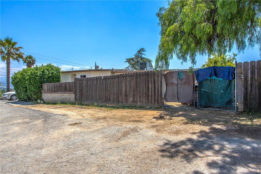 12190 Gladys Property Photo 39