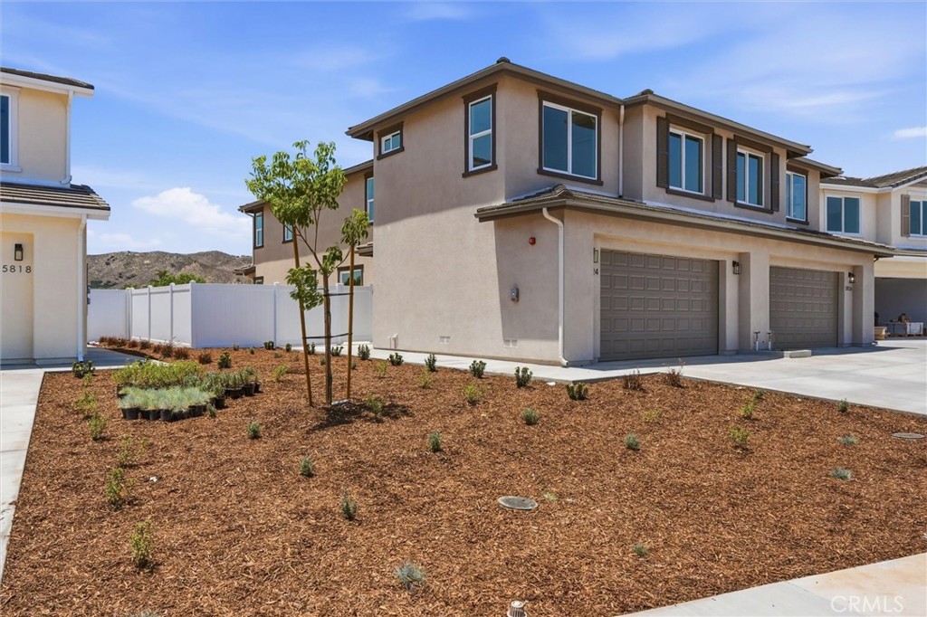 5868 Persepolis Ct Property Photo 2