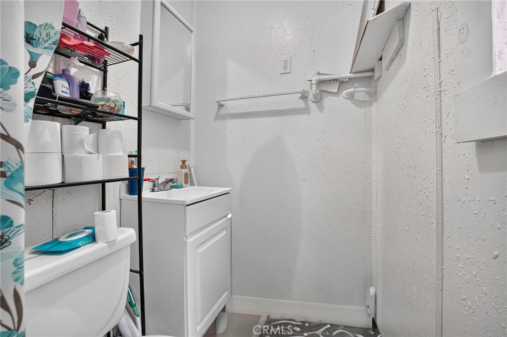 23762 Manzanita Drive Property Photo 37