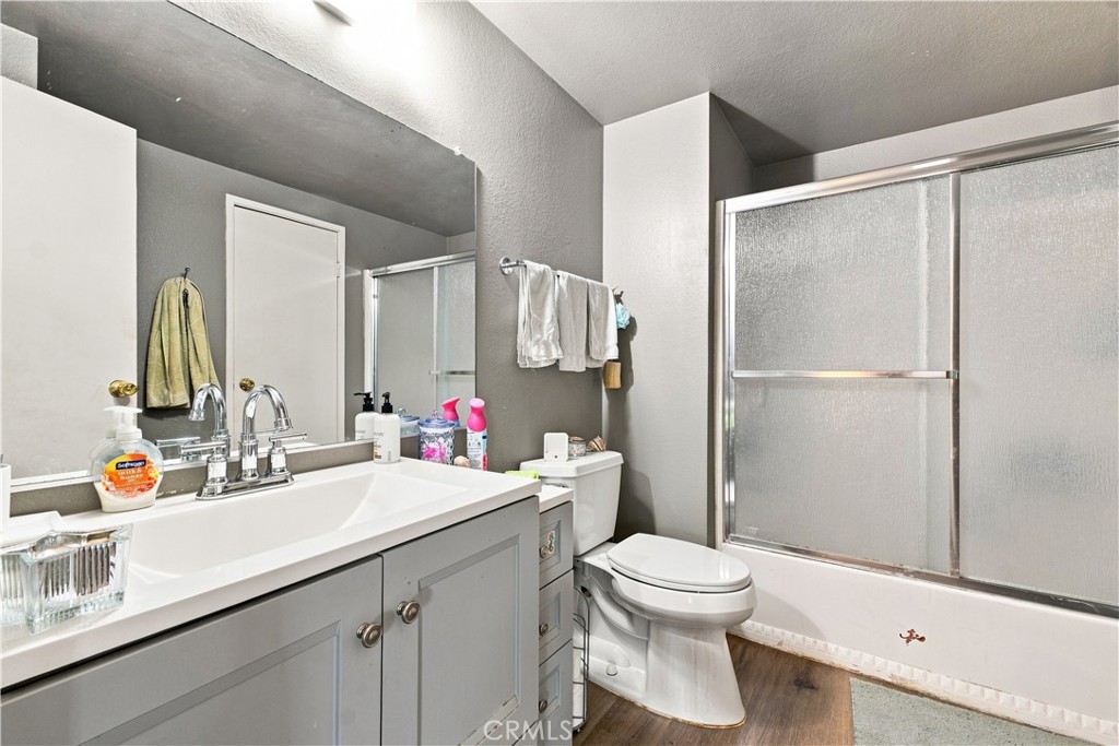 379 E Randall Property Photo 7