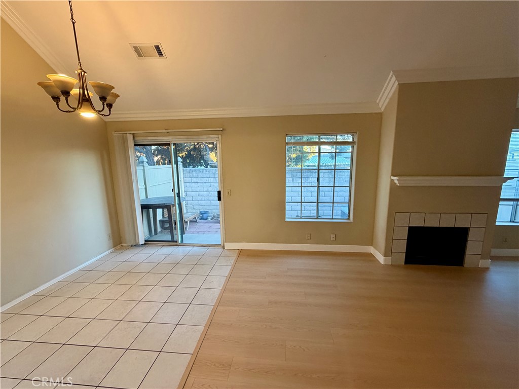 1371 S Park Avenue C Property Photo 3