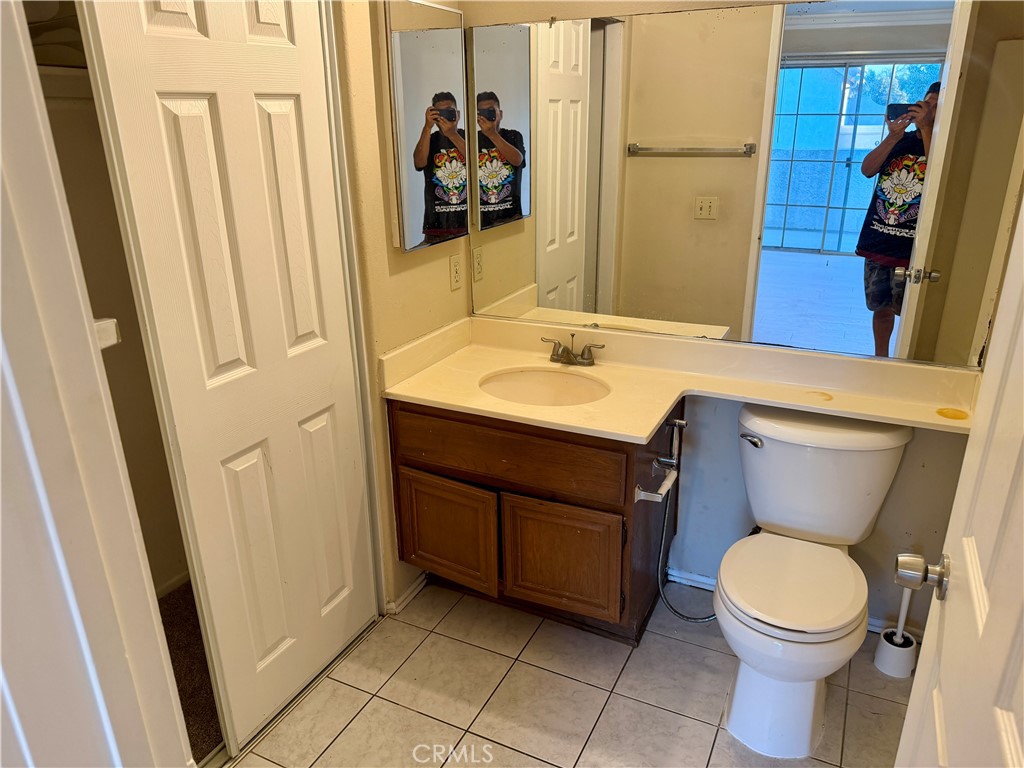 1371 S Park Avenue C Property Photo 12