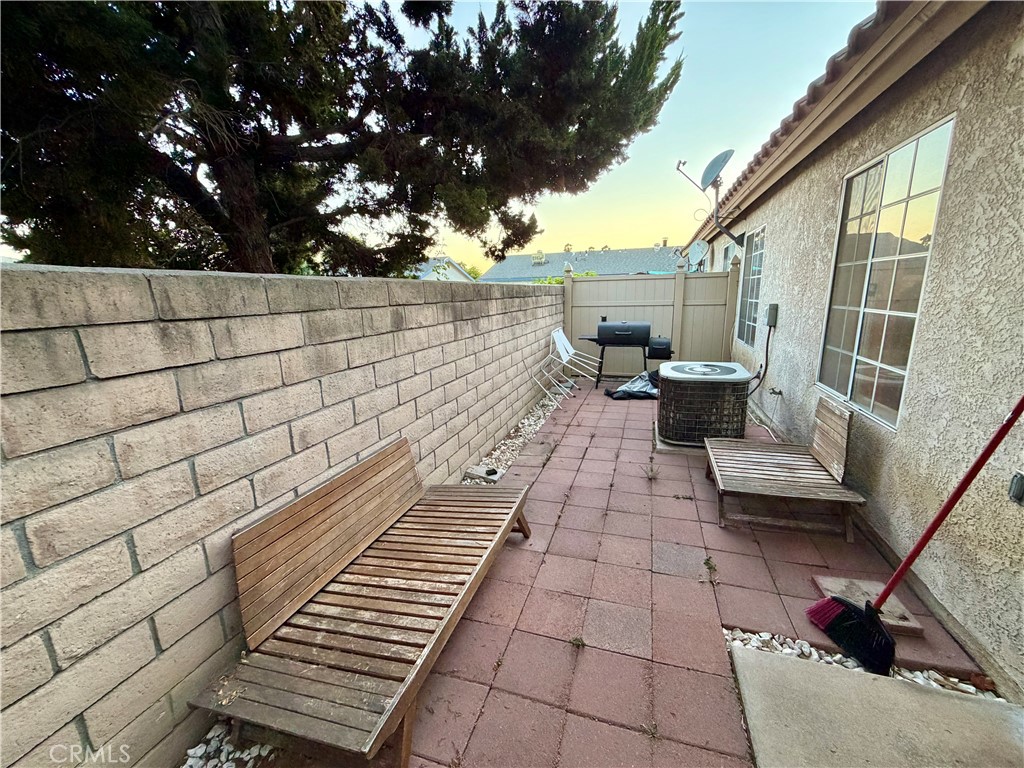 1371 S Park Avenue C Property Photo 19