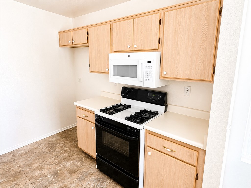 17805 Carson Circle Property Photo 6