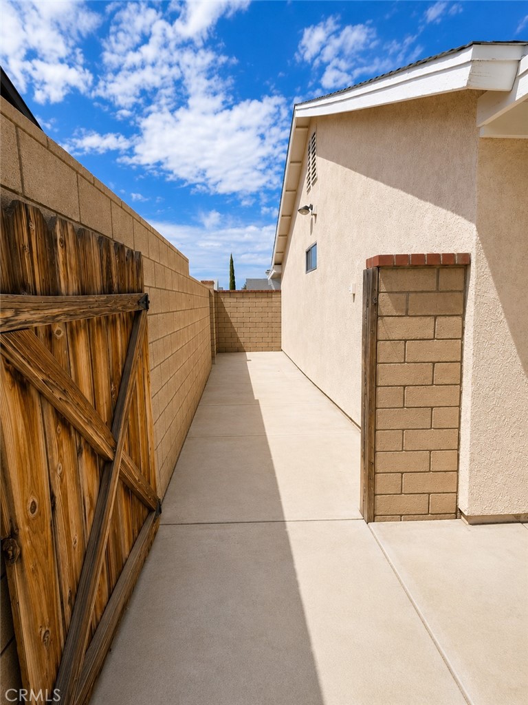 17805 Carson Circle Property Photo 11