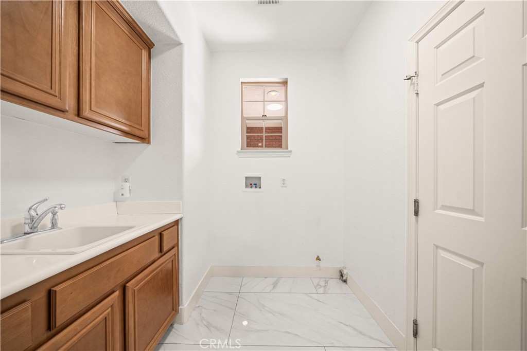 5011 Juneau Court Property Photo 21