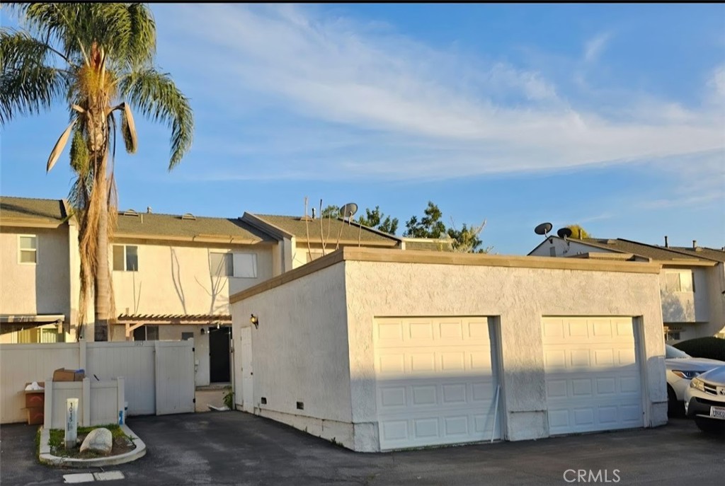 1015 Clark Property Photo 3