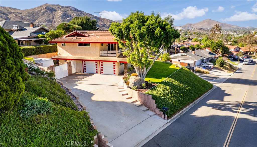5425 Golden West Property Photo 7
