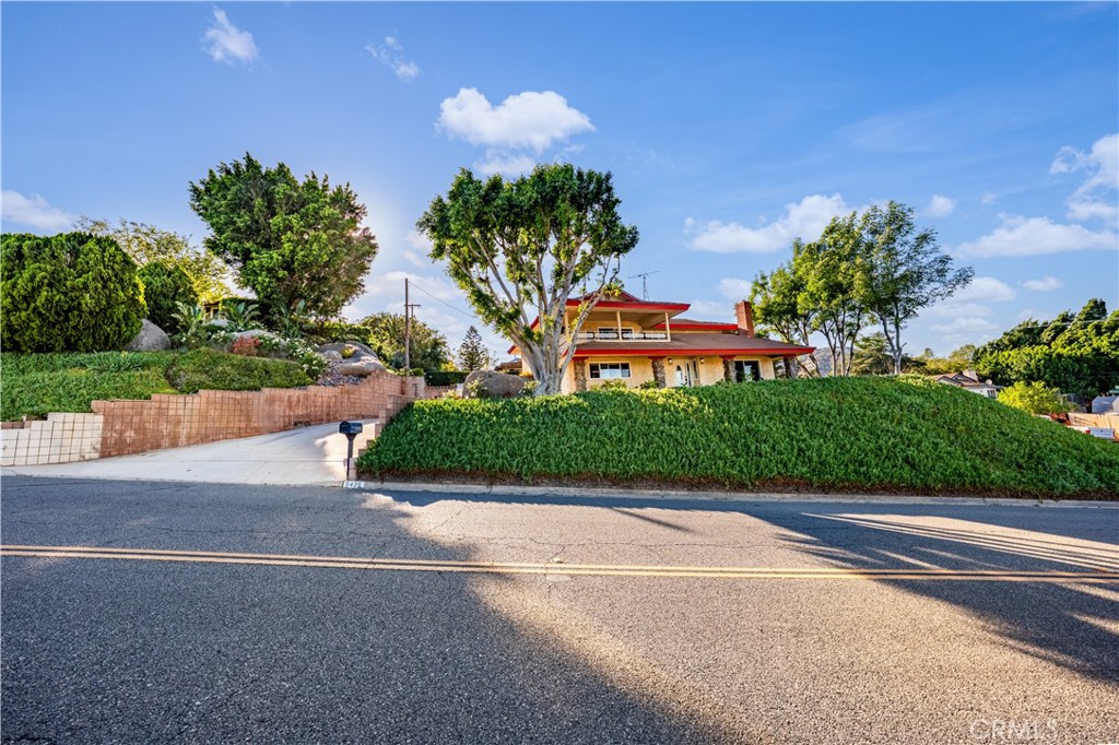 5425 Golden West Property Photo 8