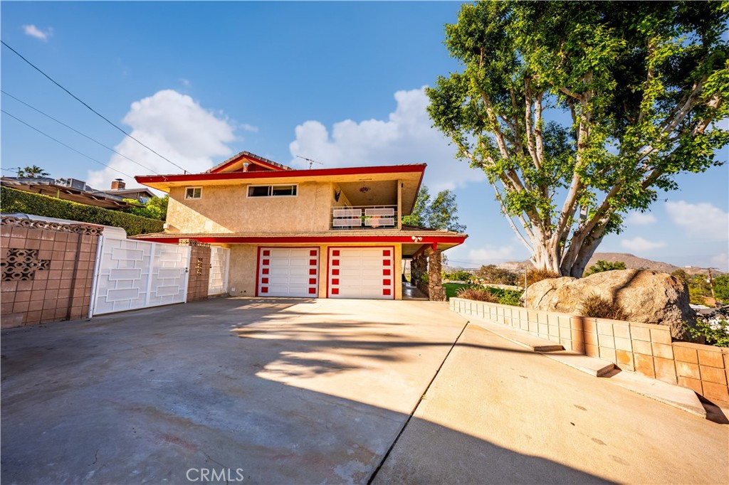 5425 Golden West Property Photo 10