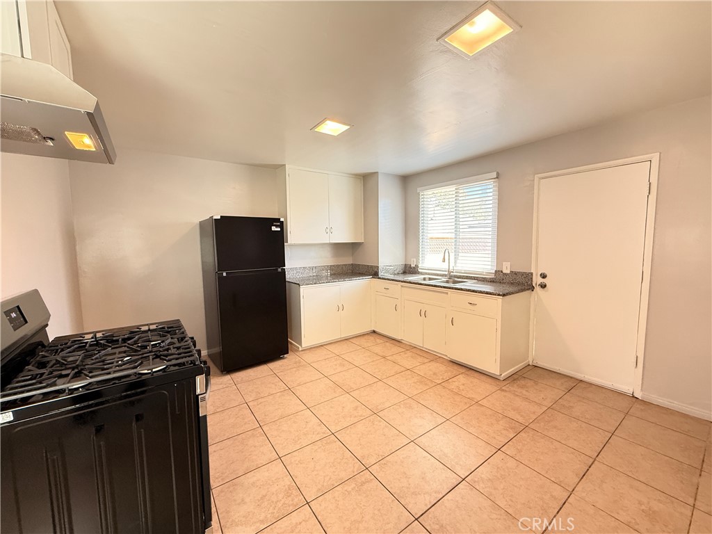 263 N Evans Street C Property Photo 6