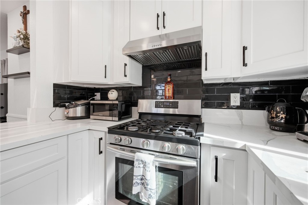 1926 W 18th Street Property Photo 24