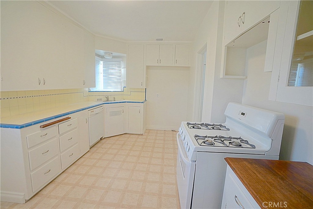 4285 Oakwood Place Property Photo 5