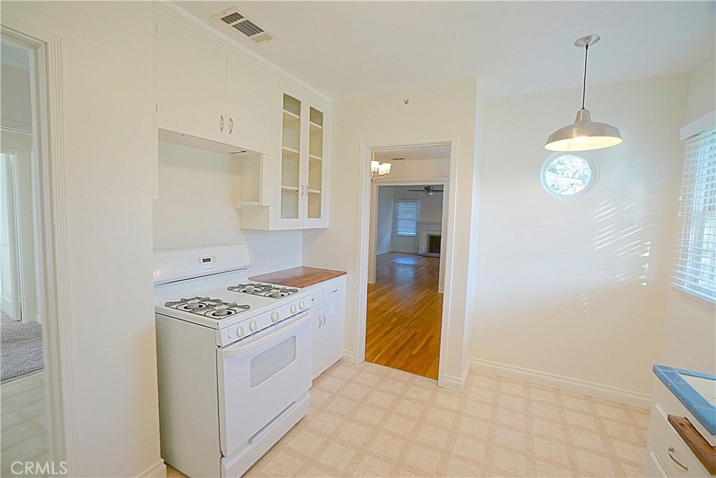 4285 Oakwood Place Property Photo 6