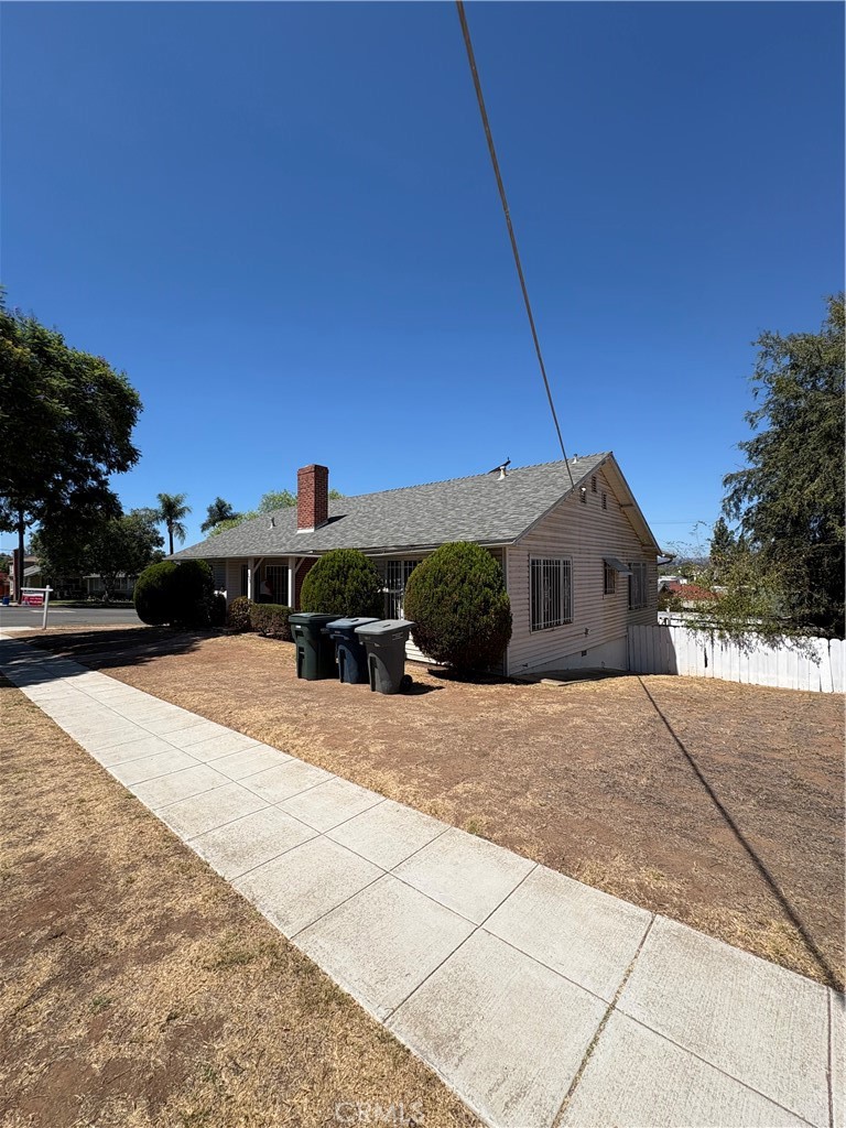 102 E 7th Property Photo 2