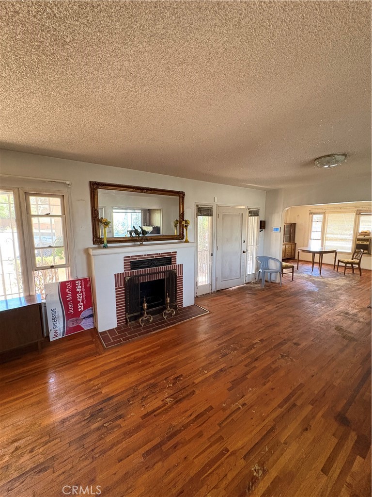 102 E 7th Property Photo 20