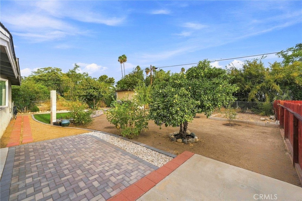 831 W George Property Photo 37