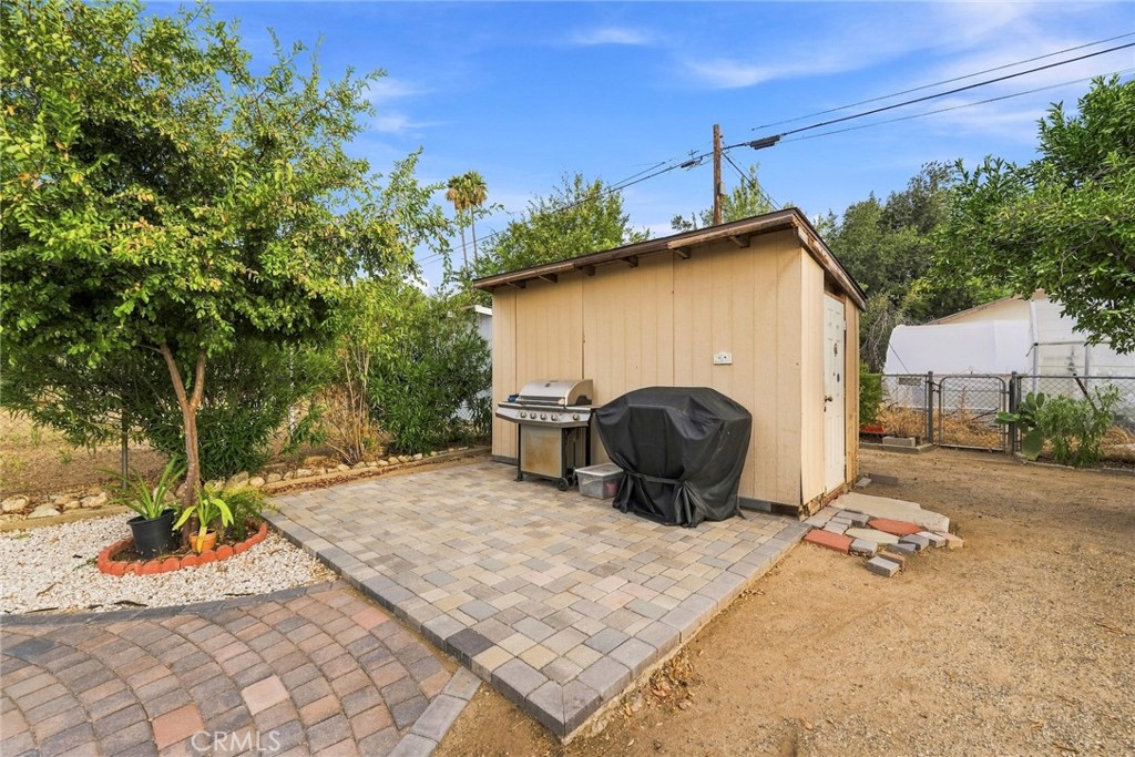 831 W George Property Photo 44