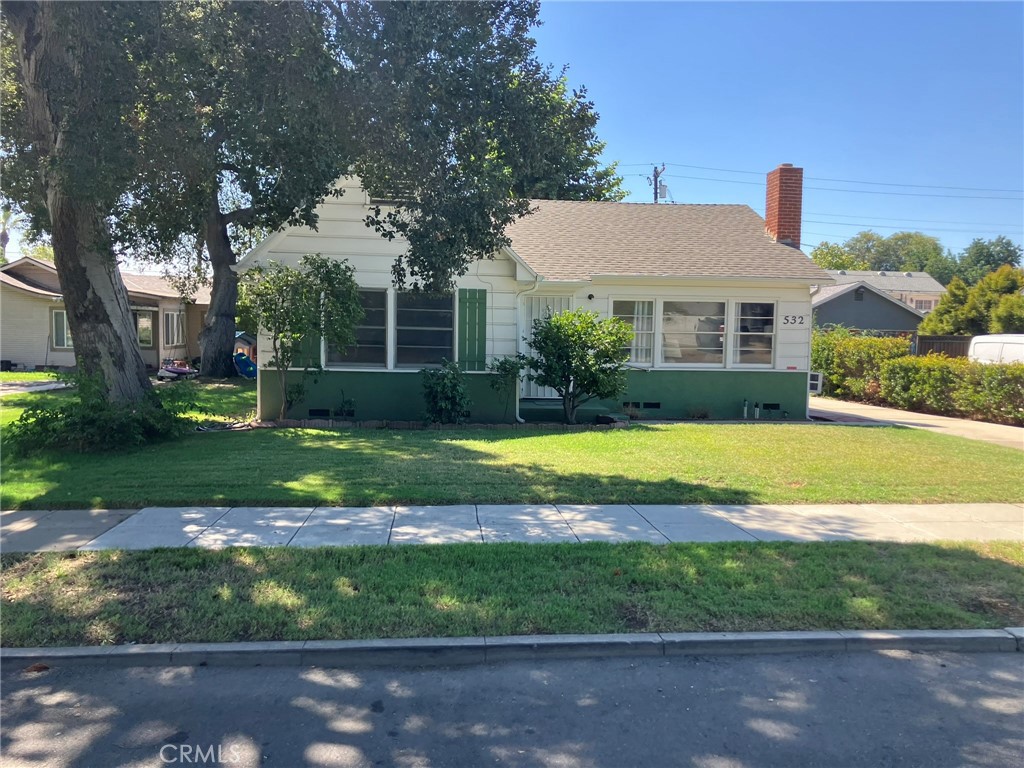 532 E Rosewood Court Property Photo 1