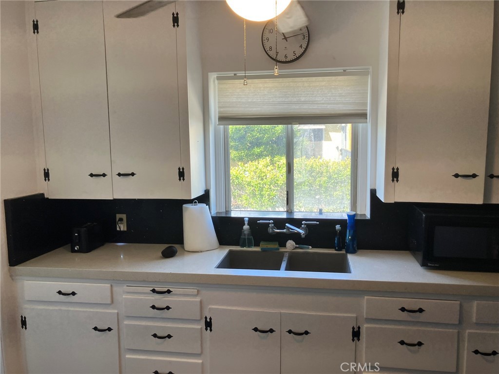 532 E Rosewood Court Property Photo 13