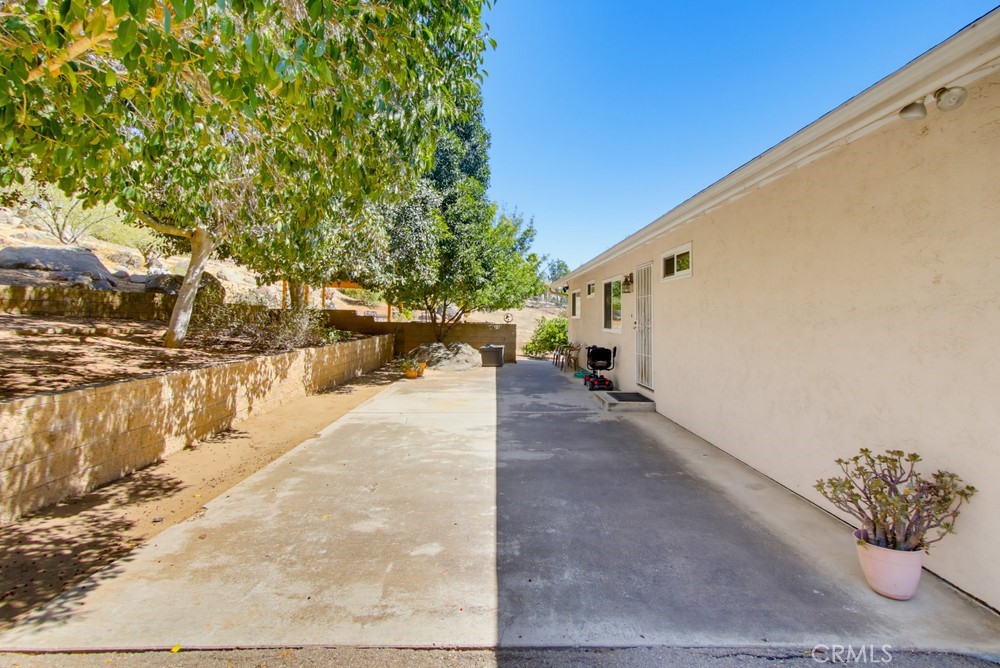 1691 Roble Grande Road Property Photo 6