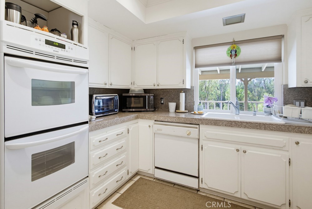 1691 Roble Grande Road Property Photo 18