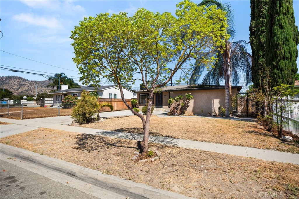 440 N Durrell Avenue Property Photo 1