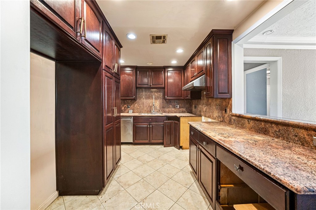 440 N Durrell Avenue Property Photo 5