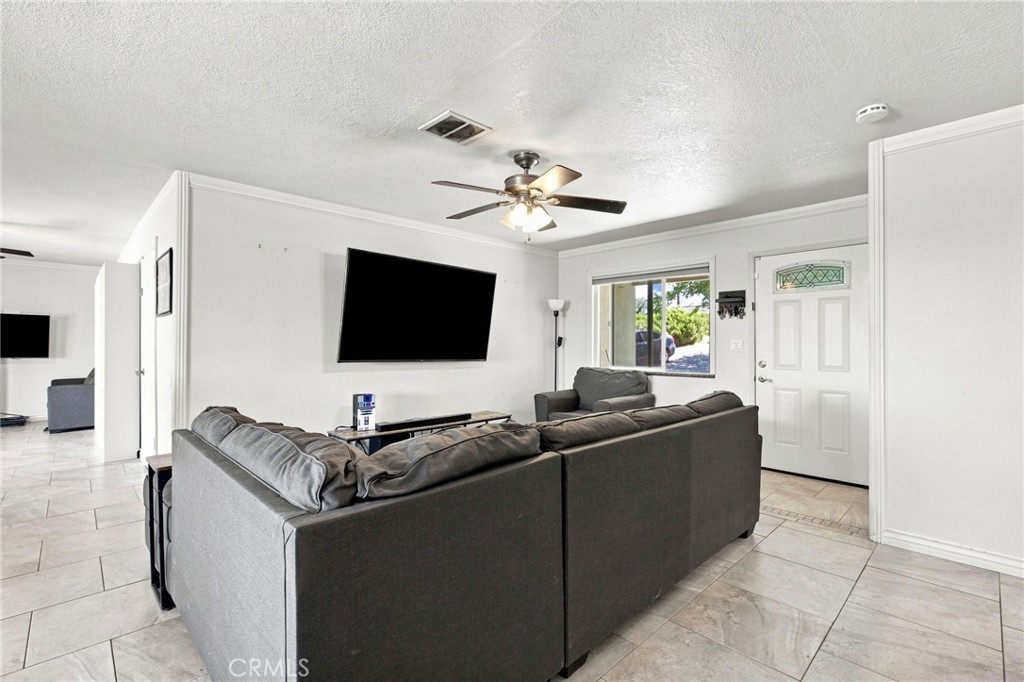 15906 Heatherdale Property Photo 4