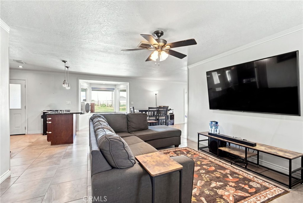 15906 Heatherdale Property Photo 5