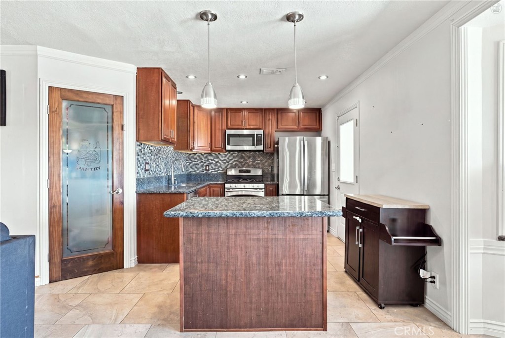 15906 Heatherdale Property Photo 13