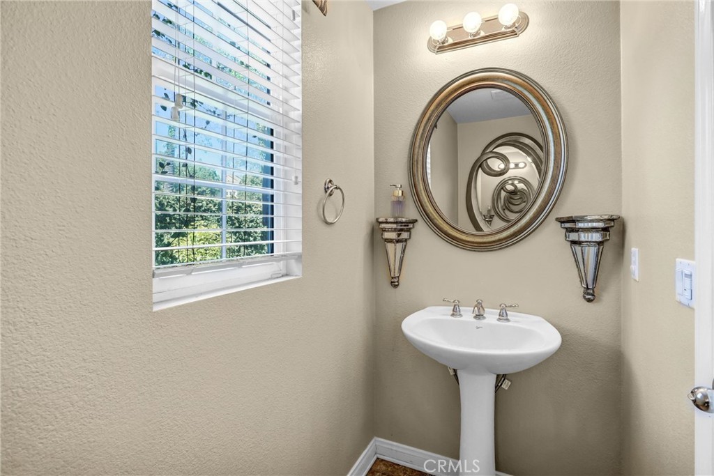 5559 Scharf Property Photo 6