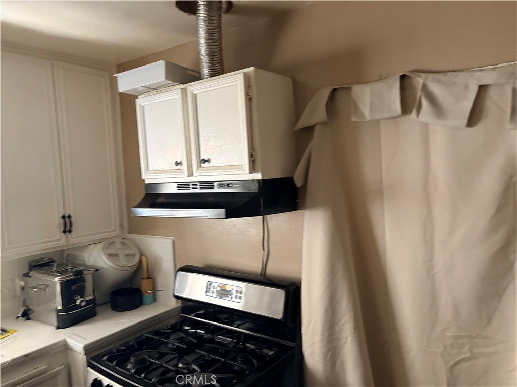 559 W 25th Property Photo 15