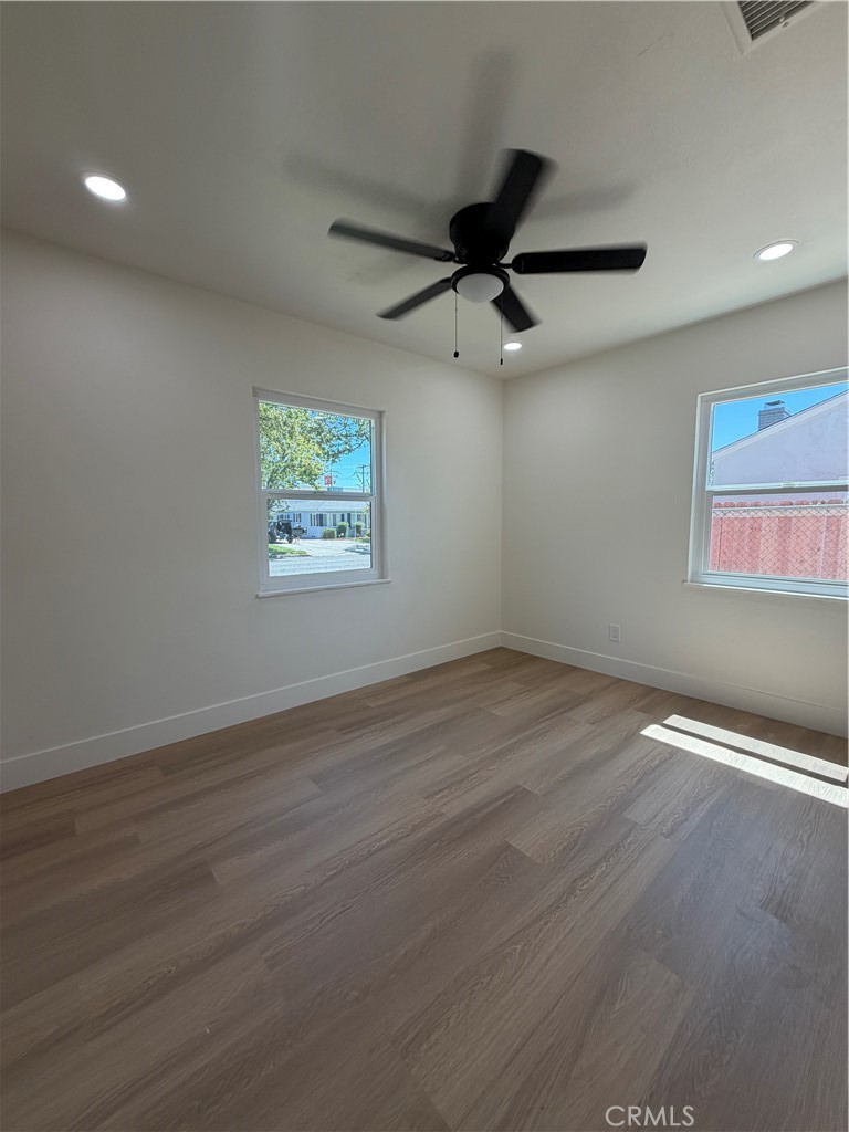 4216 N Mountain View Property Photo 4