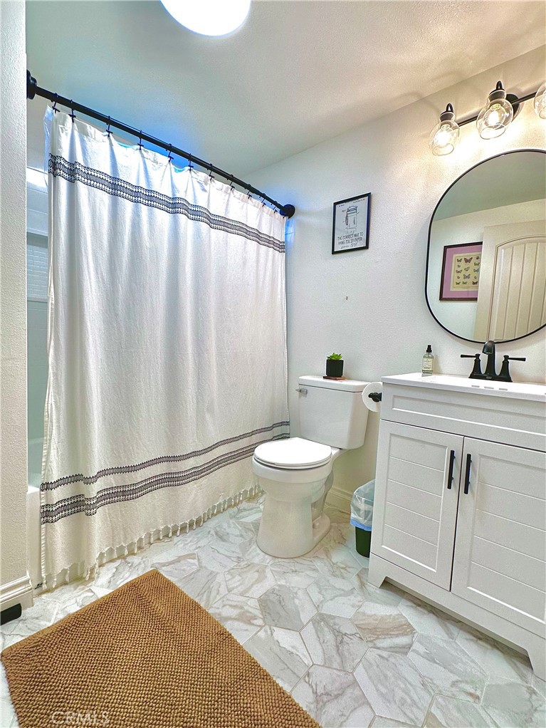 217 E Stuart Property Photo 5