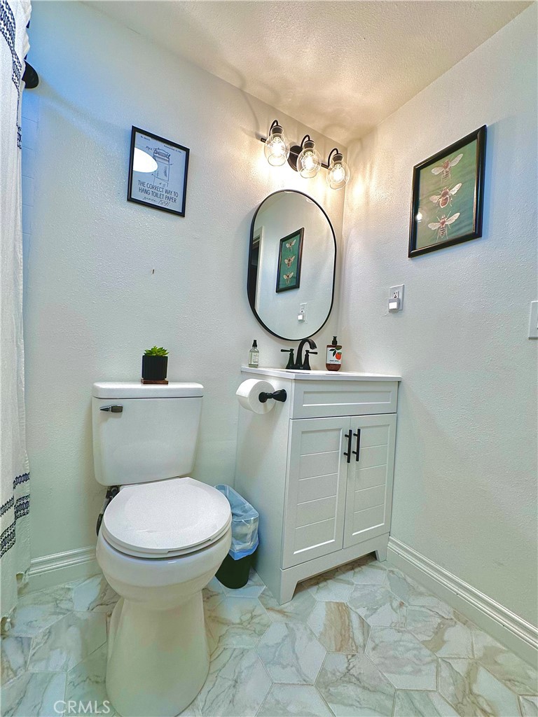 217 E Stuart Property Photo 6