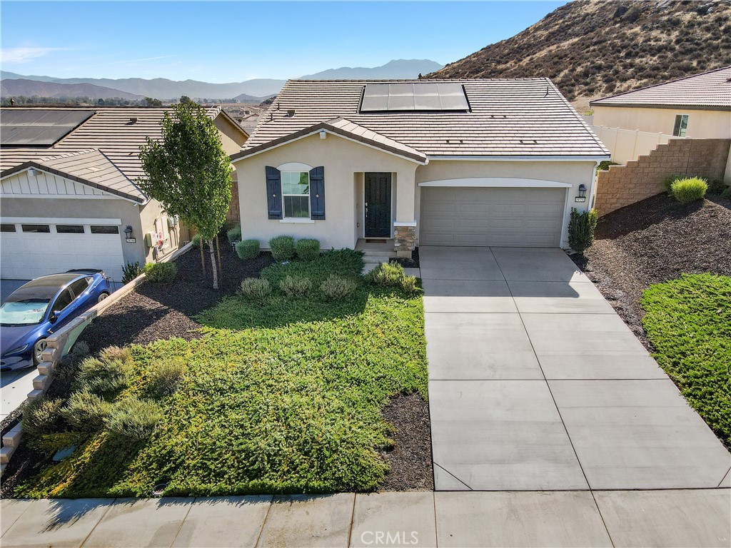 29752 Wolf Glen Court Property Photo 2