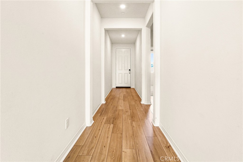 29752 Wolf Glen Court Property Photo 4