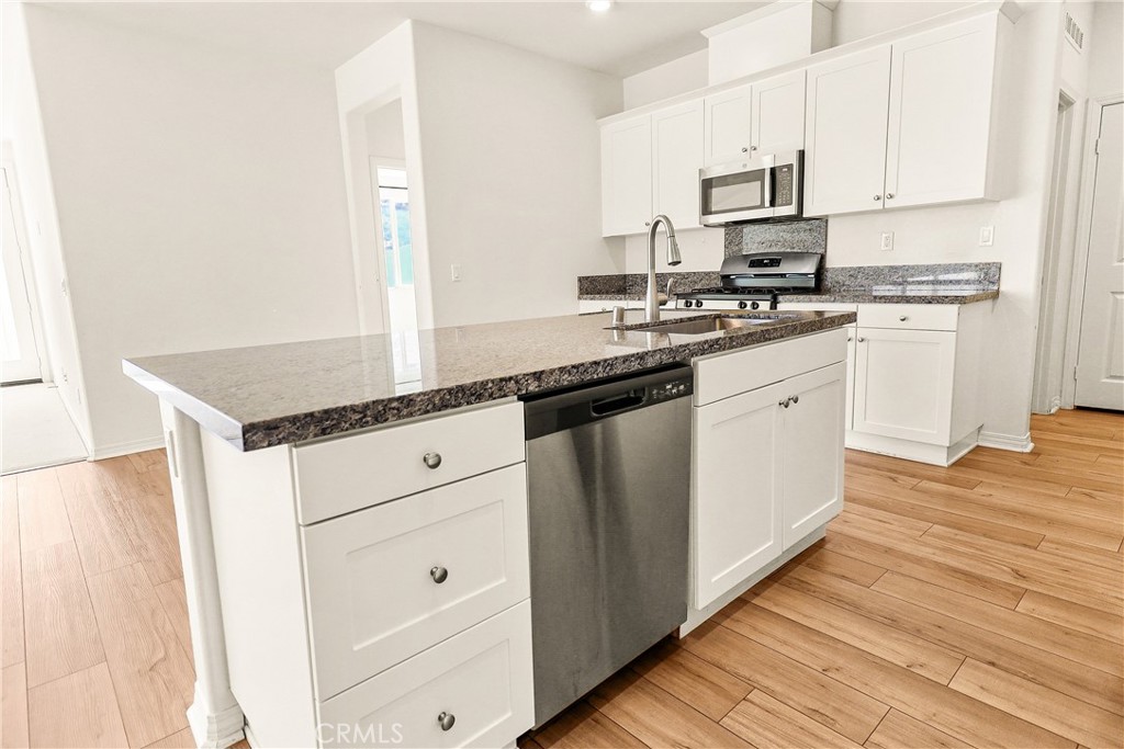 29752 Wolf Glen Court Property Photo 11