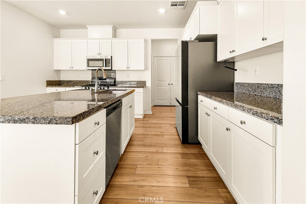 29752 Wolf Glen Court Property Photo 12