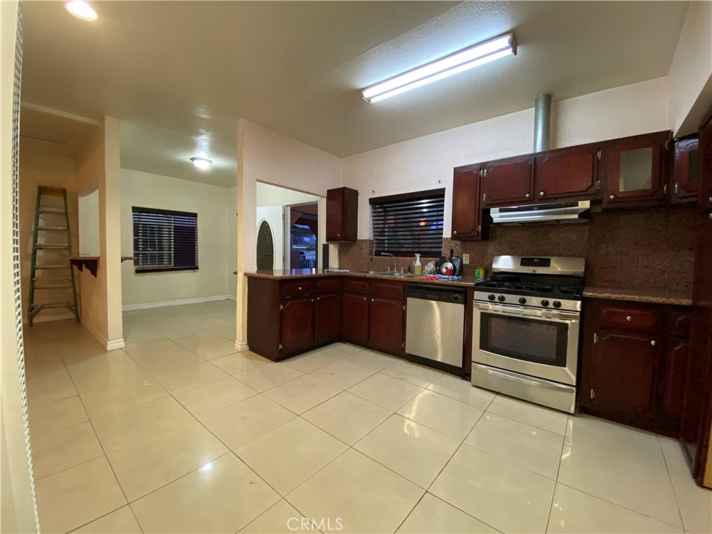 909 Galemont Property Photo 12