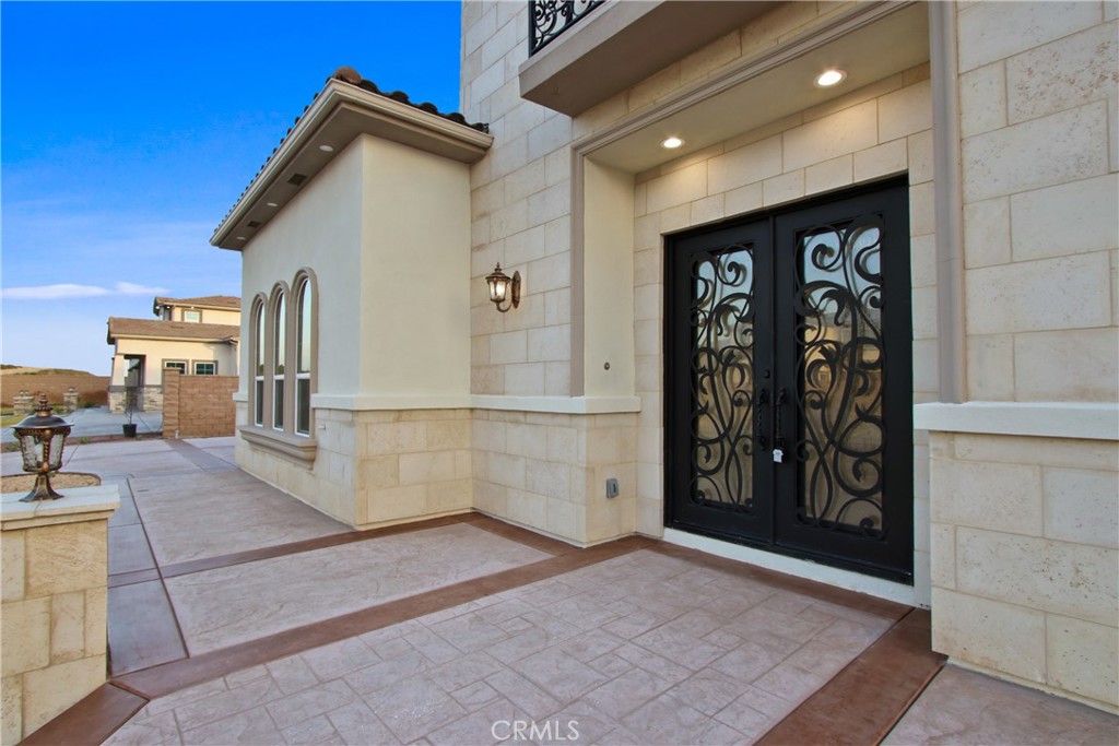 13715 Copley Property Photo 2