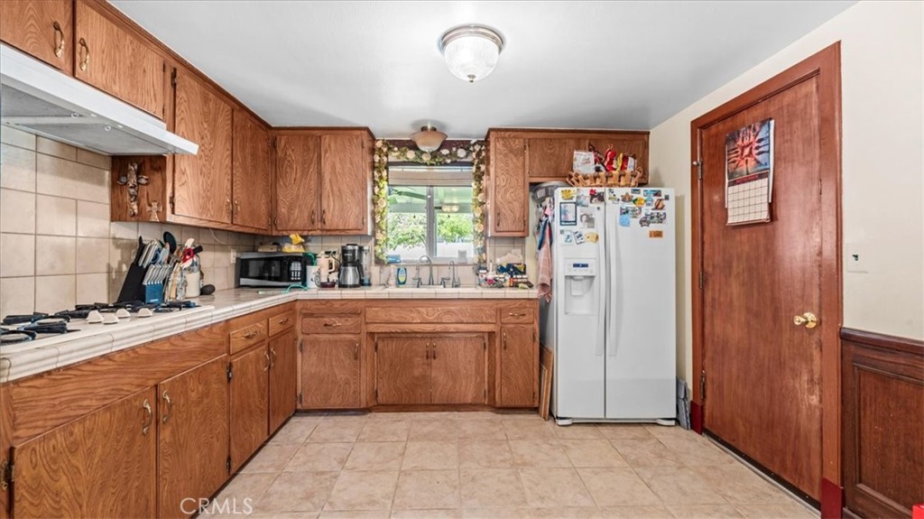 17442 Reed Street Property Photo 6