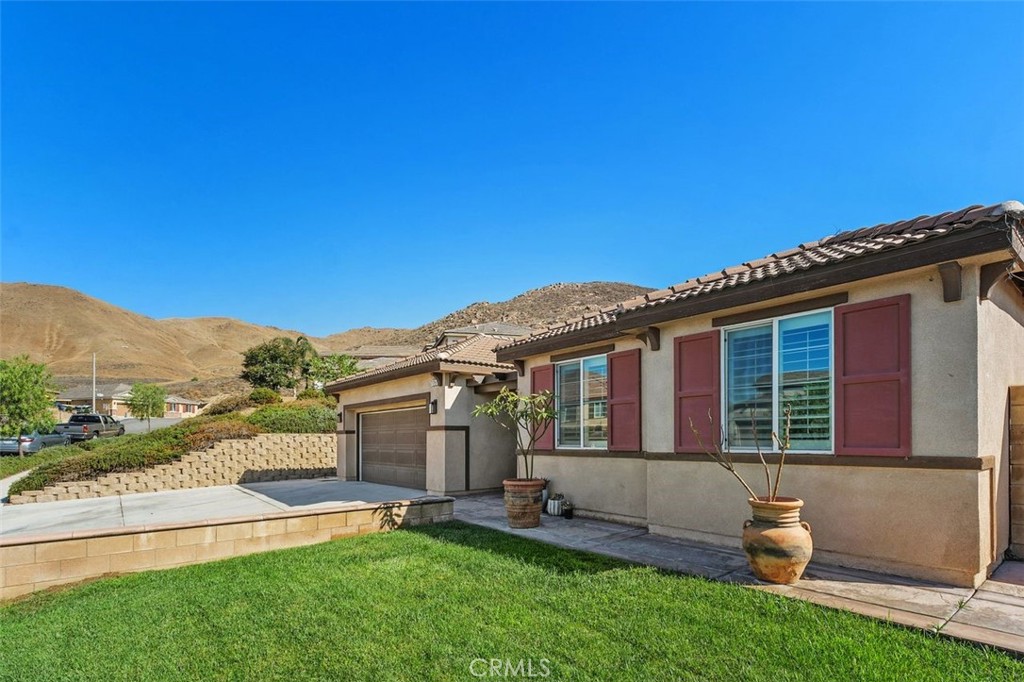 7066 Almandine Way Property Photo 4