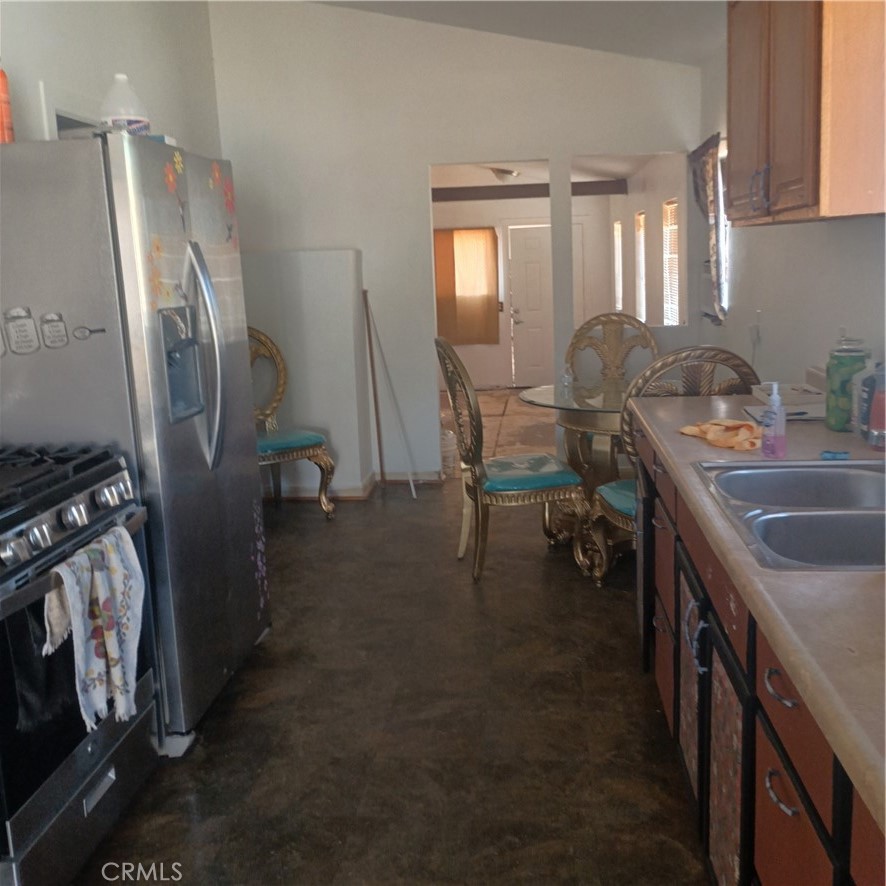 421 E Barbour Street Property Photo 3