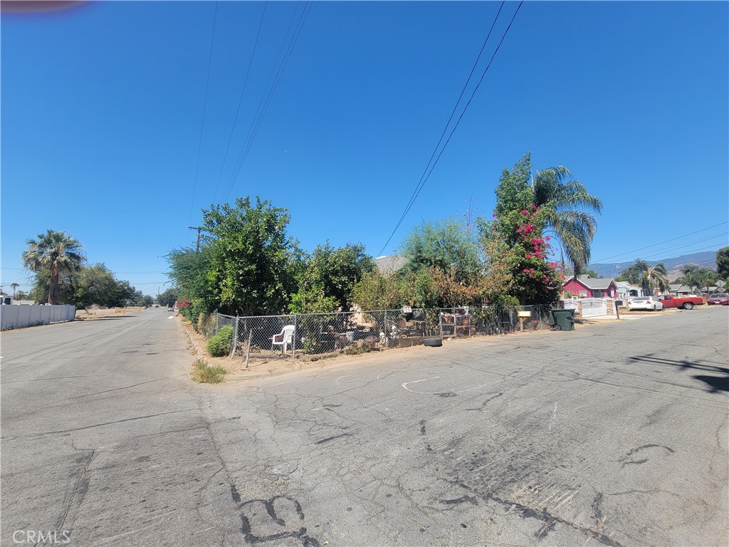 7190 Vine Property Photo 2