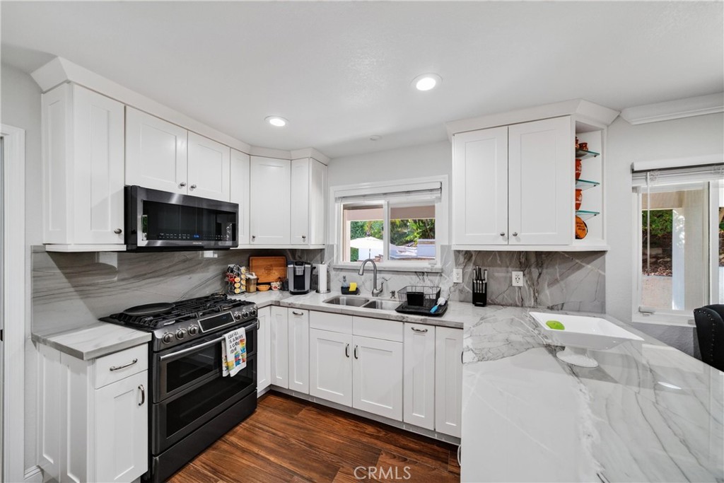 10302 Carrari Property Photo 12