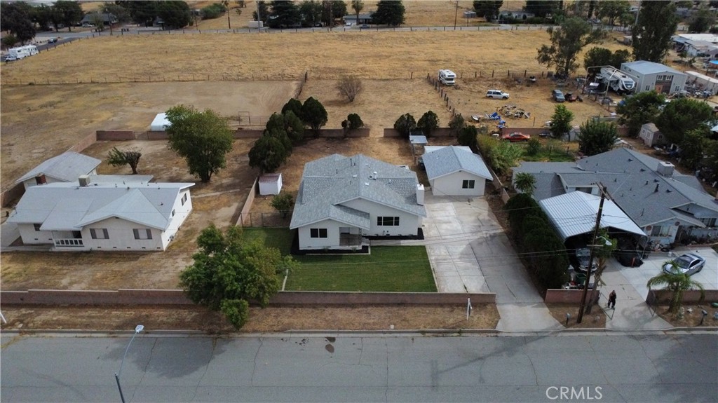 488 E Victory Avenue Property Photo 7