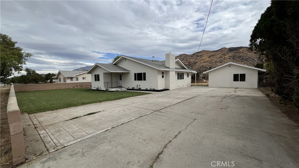 488 E Victory Avenue Property Photo 45