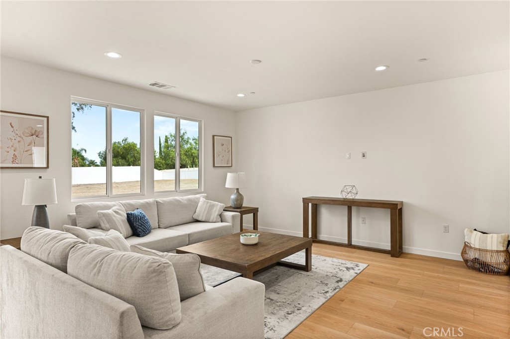 5505 Norwood Avenue Property Photo 7